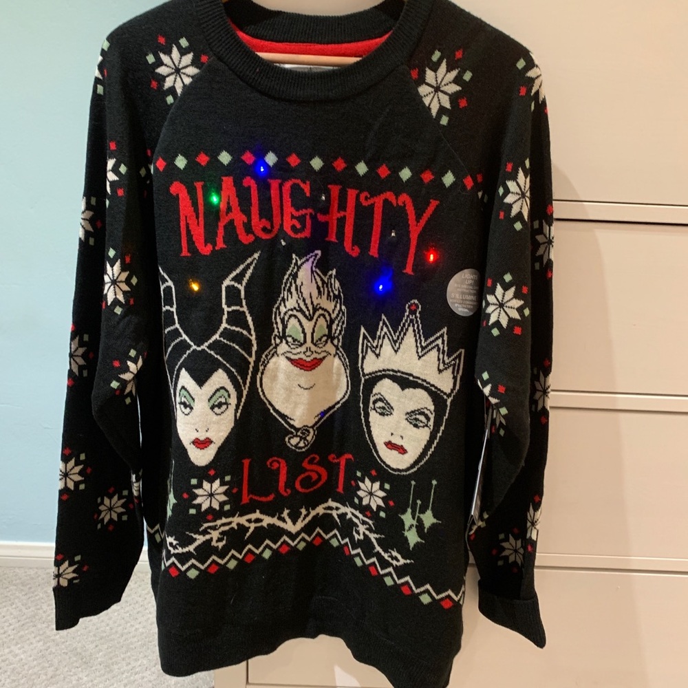 DISNEY CHRISTMAS SWEATER